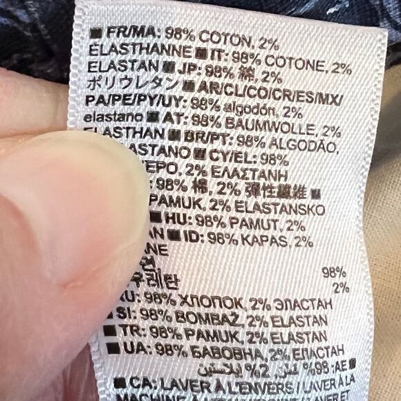 GAP Women's 12 navy floral stretch mid rise flat front zip up Summer sho… - Picture 6 of 10